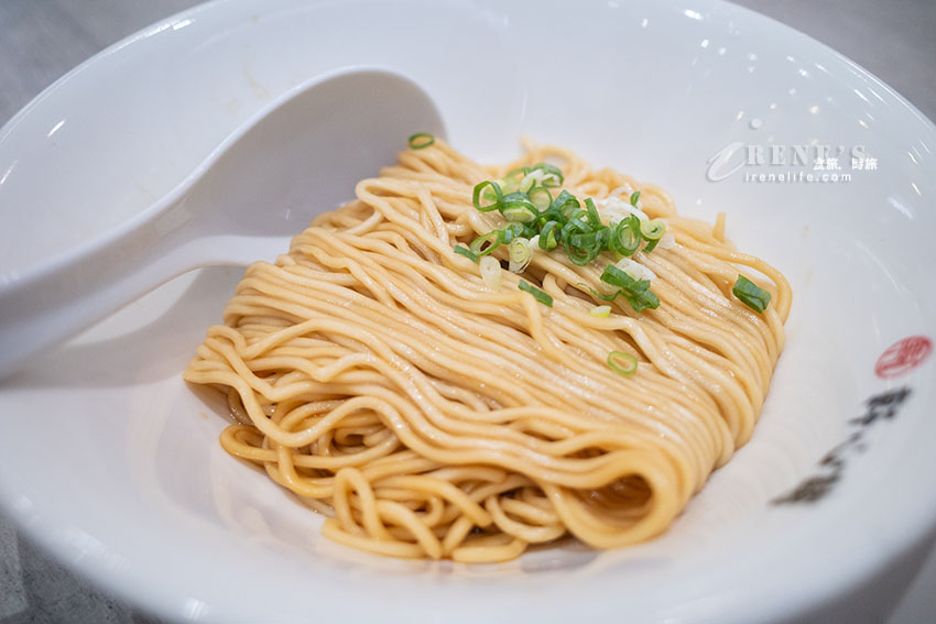 新莊平替版鼎泰豐,排骨炒飯、紅油抄手、擔擔麵等經典麵食,餐館乾淨舒適 新莊平替版鼎泰豐,排骨炒飯、紅油抄手、擔擔麵等經典麵食,餐館乾淨舒適