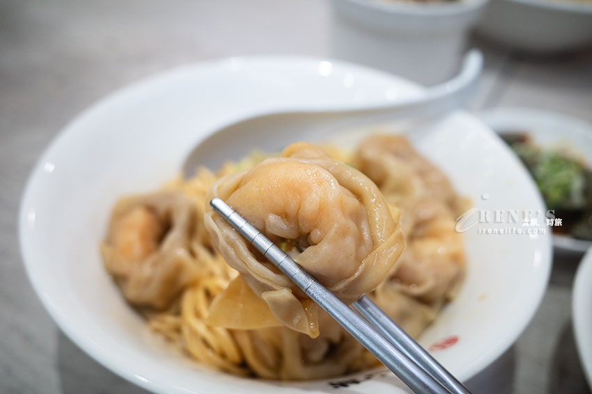 新莊平替版鼎泰豐,排骨炒飯、紅油抄手、擔擔麵等經典麵食,餐館乾淨舒適 新莊平替版鼎泰豐,排骨炒飯、紅油抄手、擔擔麵等經典麵食,餐館乾淨舒適