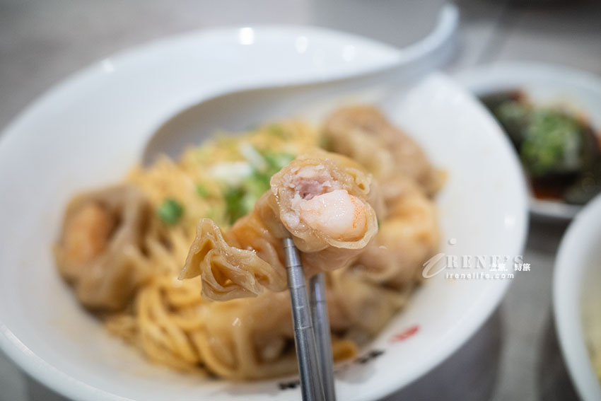 新莊平替版鼎泰豐,排骨炒飯、紅油抄手、擔擔麵等經典麵食,餐館乾淨舒適 新莊平替版鼎泰豐,排骨炒飯、紅油抄手、擔擔麵等經典麵食,餐館乾淨舒適