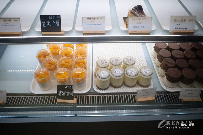 蘆洲也買得到日本火紅的生乳甜甜圈囉！提供內用想吃個下午茶也沒問題