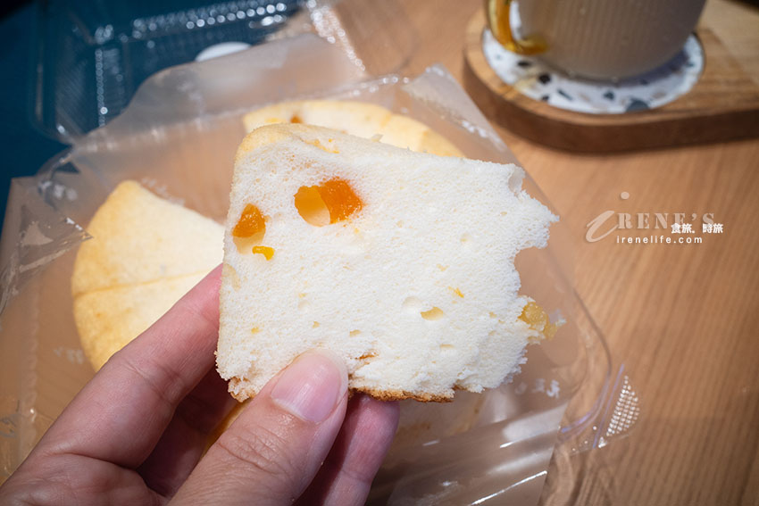 蘆洲也買得到日本火紅的生乳甜甜圈囉!提供內用想吃個下午茶也沒問題 蘆洲也買得到日本火紅的生乳甜甜圈囉!提供內用想吃個下午茶也沒問題