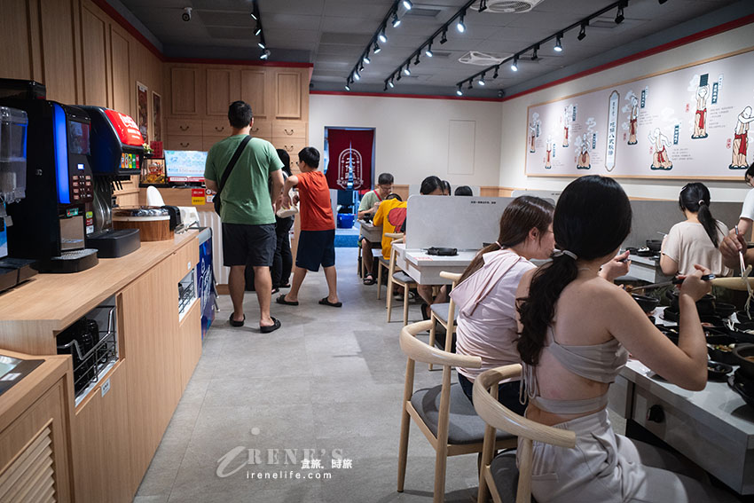 老先覺麻辣鍋PLUS！一人加價58元就享自助吧吃到飽，蔬菜、火鍋料、麵食、飲料、冰品