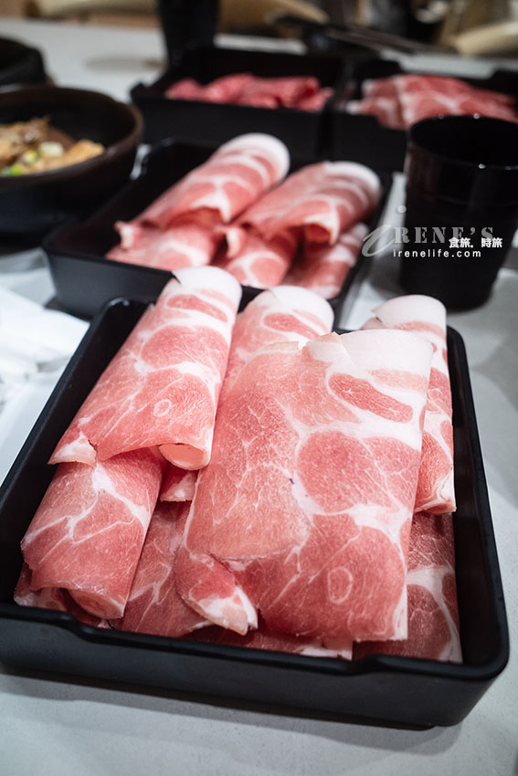 老先覺麻辣鍋PLUS！一人加價58元就享自助吧吃到飽，蔬菜、火鍋料、麵食、飲料、冰品