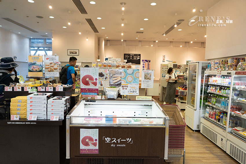 小而充滿人情味的花卷機場，機場巴士、租車、伴手禮店、餐廳介紹