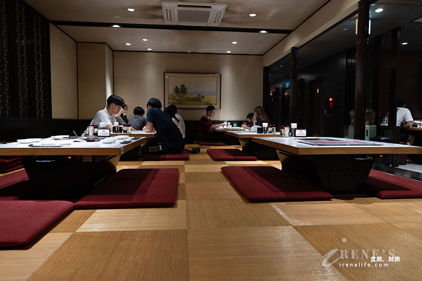 盛岡必吃美食，冷麵配燒肉！盛岡車站前人氣超夯餐廳，從二樓一路排到一樓人行道