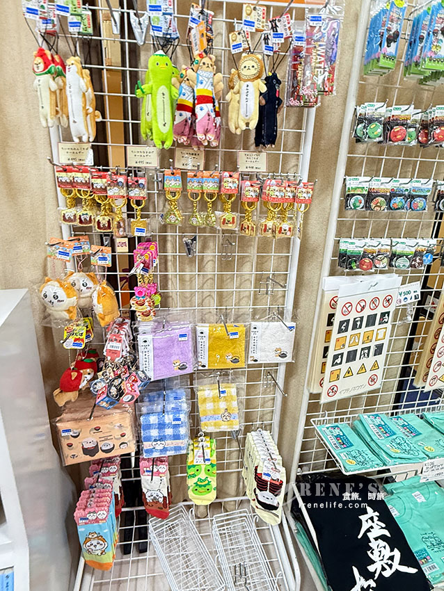 小而充滿人情味的花卷機場，機場巴士、租車、伴手禮店、餐廳介紹