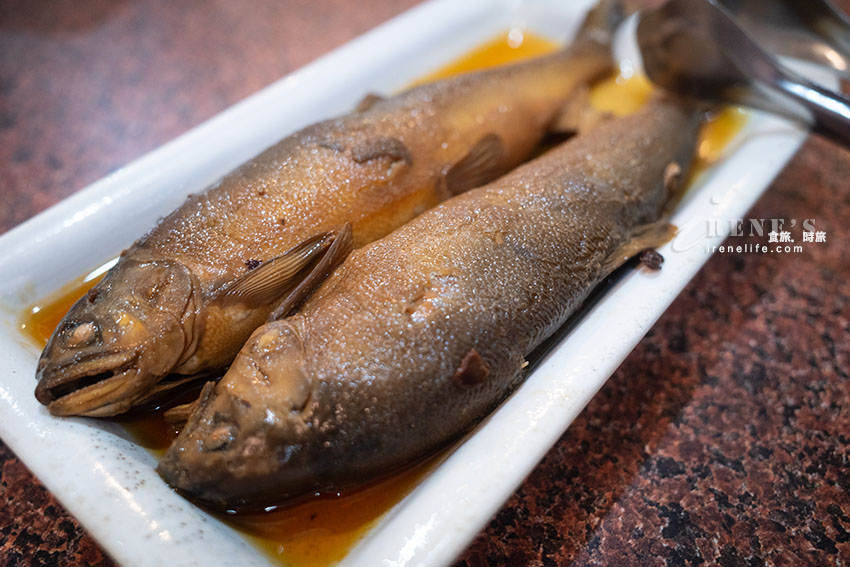 一週只開兩天!苑裡老街必吃的家常味,中了化骨綿掌的滷香魚、下飯的福菜肉丸 一週只開兩天!苑裡老街必吃的家常味,中了化骨綿掌的滷香魚、下飯的福菜肉丸