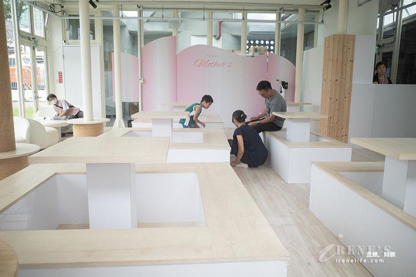 苗栗火車頭與貓咪相結合,壯觀的鐵道文物展示館,還可以搭小火車遊園區 苗栗火車頭與貓咪相結合,壯觀的鐵道文物展示館,還可以搭小火車遊園區