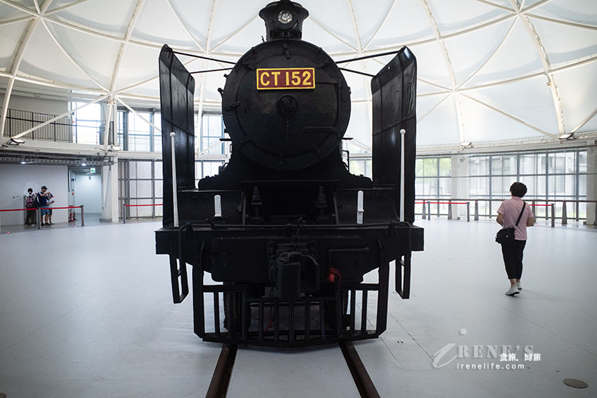 苗栗火車頭與貓咪相結合,壯觀的鐵道文物展示館,還可以搭小火車遊園區 苗栗火車頭與貓咪相結合,壯觀的鐵道文物展示館,還可以搭小火車遊園區