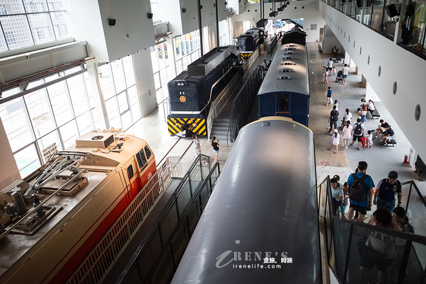 苗栗火車頭與貓咪相結合，壯觀的鐵道文物展示館，還可以搭小火車遊園區