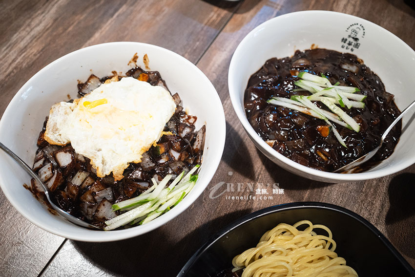 中山國中站超人氣韓式中華料理，份量十足飽到炸，半半麵一次能吃到炸醬麵跟炒碼麵