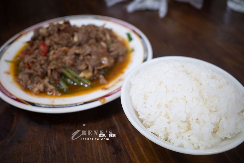 在地人才知道的淡水美食,全店只賣一種沙茶羊肉+白飯,內用外帶排到爆 在地人才知道的淡水美食,全店只賣一種沙茶羊肉+白飯,內用外帶排到爆