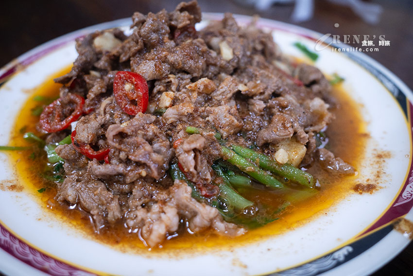 延伸閱讀：在地人才知道的淡水美食，全店只賣一種沙茶羊肉+白飯，內用外帶排到爆