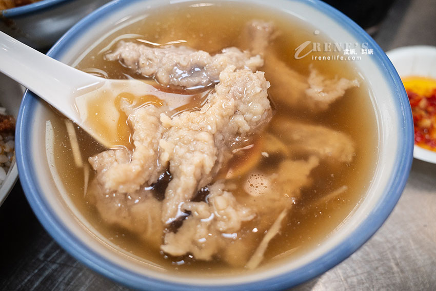基隆三沙灣50年老店,500碗之一的在地美食,排隊人潮超誇張,才12點多豬腳就全售完 基隆三沙灣50年老店,500碗之一的在地美食,排隊人潮超誇張,才12點多豬腳就全售完