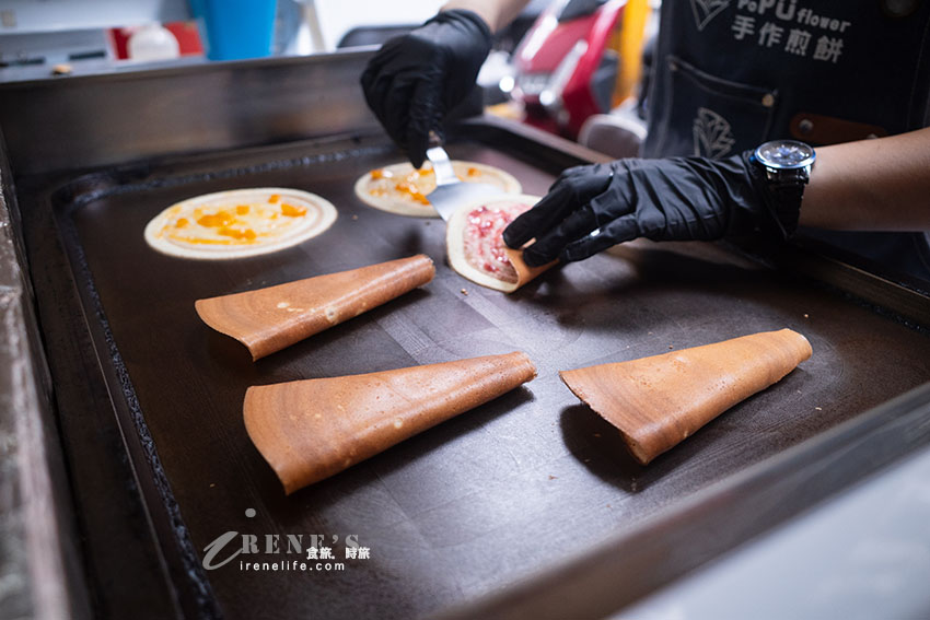 好拍又好吃的基隆甜點！縮小版的可麗餅，宛如一束花，綜合煎餅一次可選三種口味