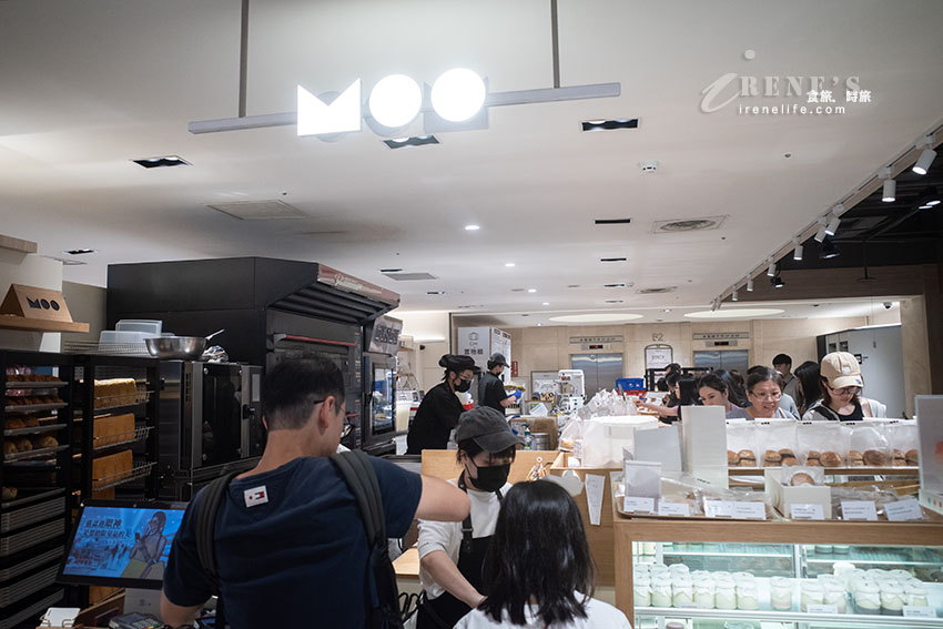 新光三越A11高質感麵包店,選用北海道以及台灣小農鮮乳、日本麵粉,楓糖香蔥可頌超炸餡 新光三越A11高質感麵包店,選用北海道以及台灣小農鮮乳、日本麵粉,楓糖香蔥可頌超炸餡