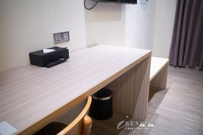 台中逢甲平價文旅,假日兩大一小雙人房只要2500元,地點好、房間稍老舊 台中逢甲平價文旅,假日兩大一小雙人房只要2500元,地點好、房間稍老舊
