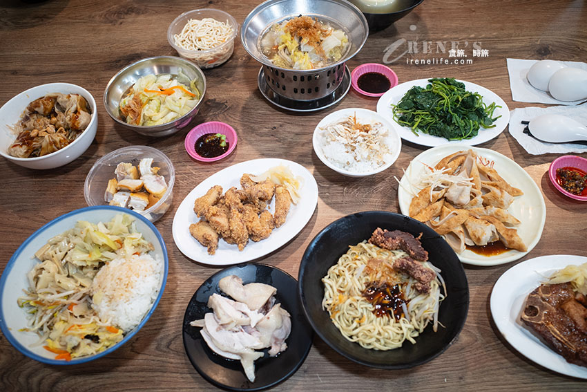 即時熱門文章：基隆在地麵食館，內用外帶擠到水洩不通，數十種小菜選擇性超多，均一價42元好豐富