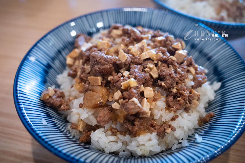 用親民的價格品嚐宜蘭在地特色小吃，人少也能方便享用，炒飯每日限量想吃請早