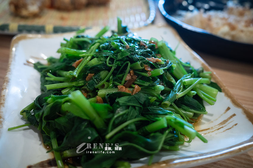 用親民的價格品嚐宜蘭在地特色小吃，人少也能方便享用，炒飯每日限量想吃請早