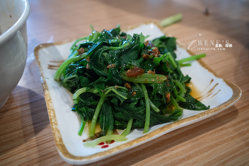 用親民的價格品嚐宜蘭在地特色小吃，人少也能方便享用，炒飯每日限量想吃請早