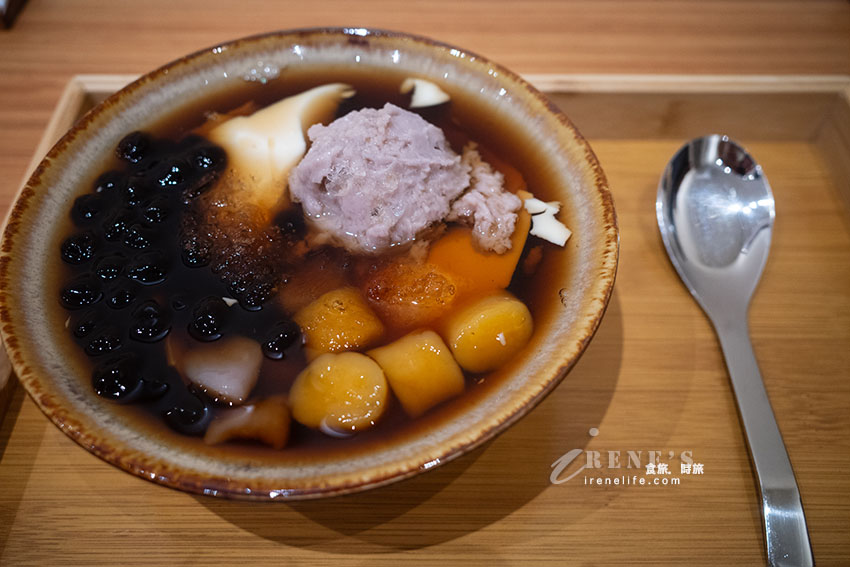 三重文青豆花|關東煮專賣店，一碗甜、一碗鹹的趣味，辣豆花是日系味