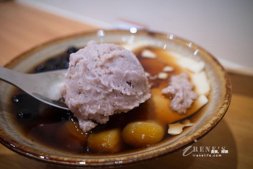 三重文青豆花|關東煮專賣店，一碗甜、一碗鹹的趣味，辣豆花是日系味