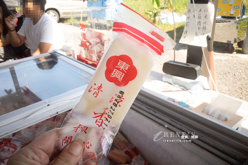 宜蘭爆紅冰棒土地公,一大卡冰櫃的枝仔冰隨你吃,還有免費停車場 宜蘭爆紅冰棒土地公,一大卡冰櫃的枝仔冰隨你吃,還有免費停車場