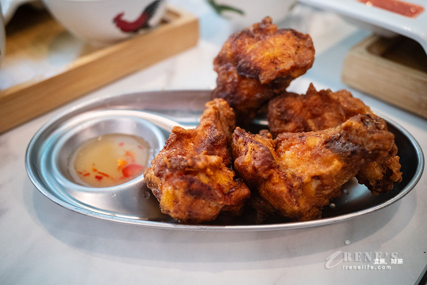 台北東區高評價的星馬泰料理,樓梯餅超大一捲太吸睛,煉乳、咖哩雙醬搭配 台北東區高評價的星馬泰料理,樓梯餅超大一捲太吸睛,煉乳、咖哩雙醬搭配
