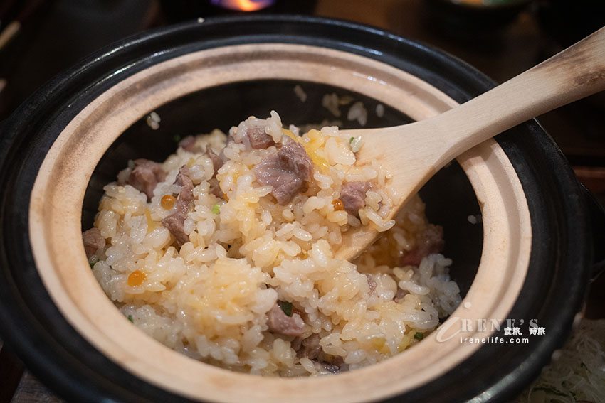 沖繩隱藏版美食,隱藏在住宅二樓不起眼的轉角,釜飯土鍋超迷人,西京燒也很讚 沖繩隱藏版美食,隱藏在住宅二樓不起眼的轉角,釜飯土鍋超迷人,西京燒也很讚