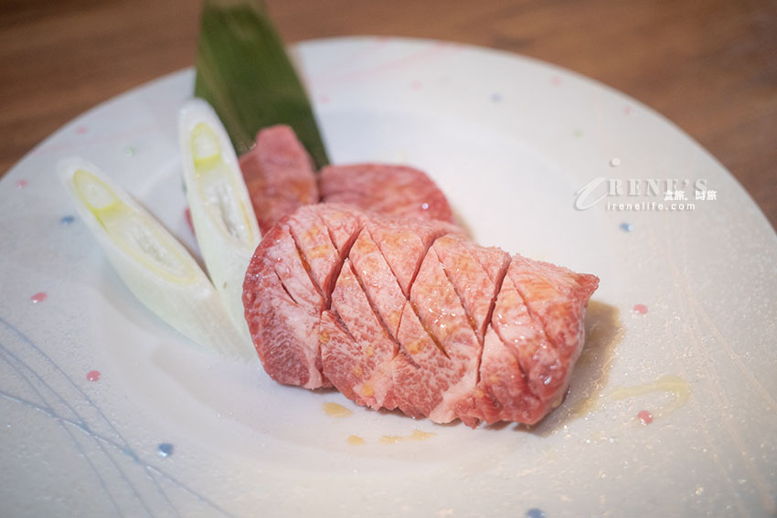 沖繩國際通旁平價和牛燒肉店,超厚牛舌好好吃,精選內臟拼盤新鮮又便宜 沖繩國際通旁平價和牛燒肉店,超厚牛舌好好吃,精選內臟拼盤新鮮又便宜