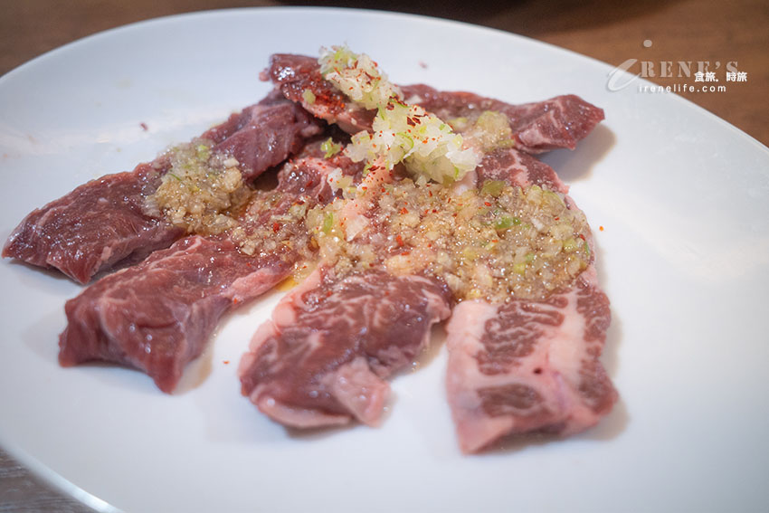 沖繩國際通旁平價和牛燒肉店,超厚牛舌好好吃,精選內臟拼盤新鮮又便宜 沖繩國際通旁平價和牛燒肉店,超厚牛舌好好吃,精選內臟拼盤新鮮又便宜