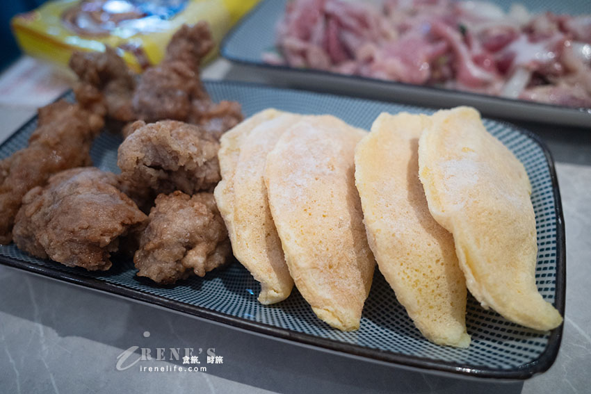 三蘆好吃石頭火鍋，破千評論高達4.9分，桌邊爆炒配上特製手炒沙茶醬