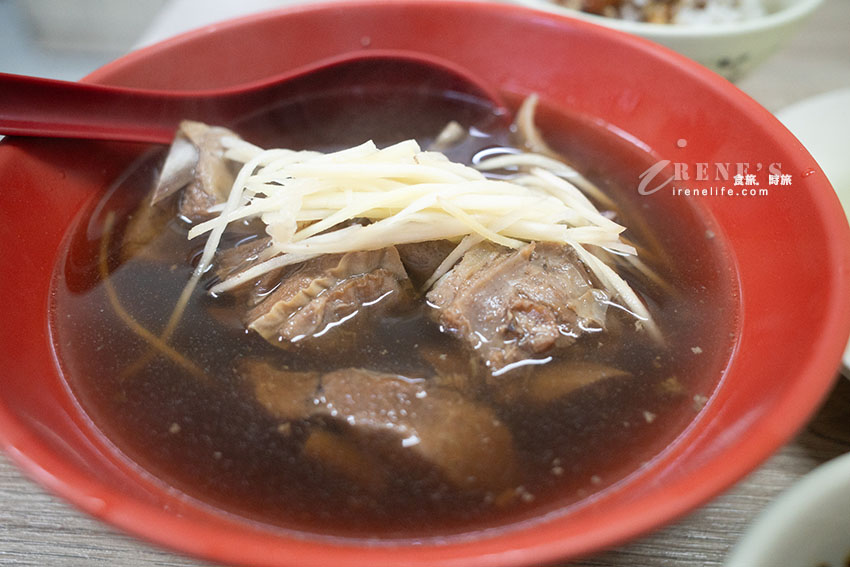 2025必比登推薦｜巷裡的排隊店，黑金滷肉飯配碗當歸羊肉，簡單好滿足