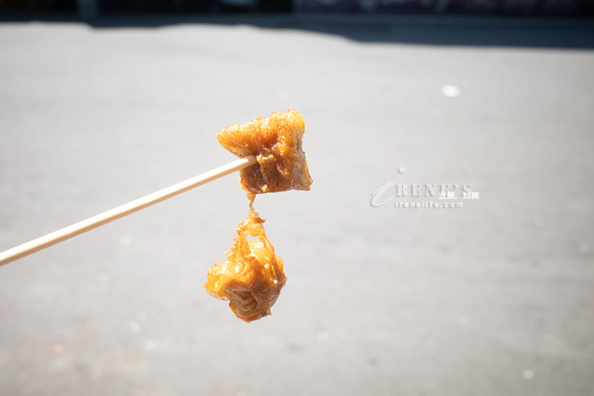 內灣老街特別的鴨嘴酥,酥酥甜甜的味道,大方提供鴨脖子免費試吃 內灣老街特別的鴨嘴酥,酥酥甜甜的味道,大方提供鴨脖子免費試吃