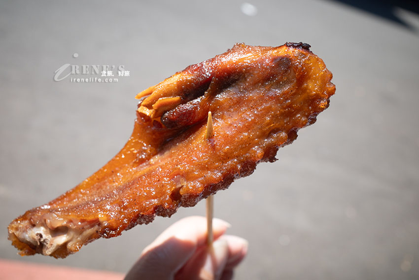 內灣老街特別的鴨嘴酥,酥酥甜甜的味道,大方提供鴨脖子免費試吃 內灣老街特別的鴨嘴酥,酥酥甜甜的味道,大方提供鴨脖子免費試吃