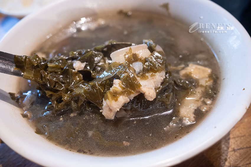 內灣高評價的客家菜,白飯無限供應、人均不到200元吃超飽,還招待東方美人茶和擂茶 內灣高評價的客家菜,白飯無限供應、人均不到200元吃超飽,還招待東方美人茶和擂茶