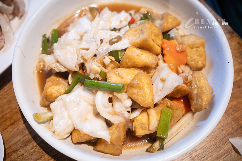 內灣高評價的客家菜,白飯無限供應、人均不到200元吃超飽,還招待東方美人茶和擂茶 內灣高評價的客家菜,白飯無限供應、人均不到200元吃超飽,還招待東方美人茶和擂茶