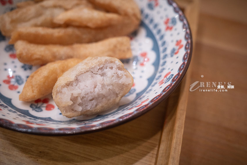以外婆為名的文青古早味麵店,豆瓣麵、滷肉飯都不錯,蒜頭胡椒雞湯蒜香滿滿超喜歡 以外婆為名的文青古早味麵店,豆瓣麵、滷肉飯都不錯,蒜頭胡椒雞湯蒜香滿滿超喜歡