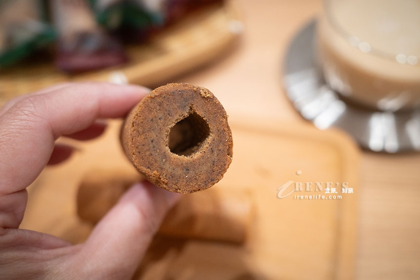 直徑比10元硬幣還粗的超厚蛋捲，口味多多有包餡、沒包餡通通有