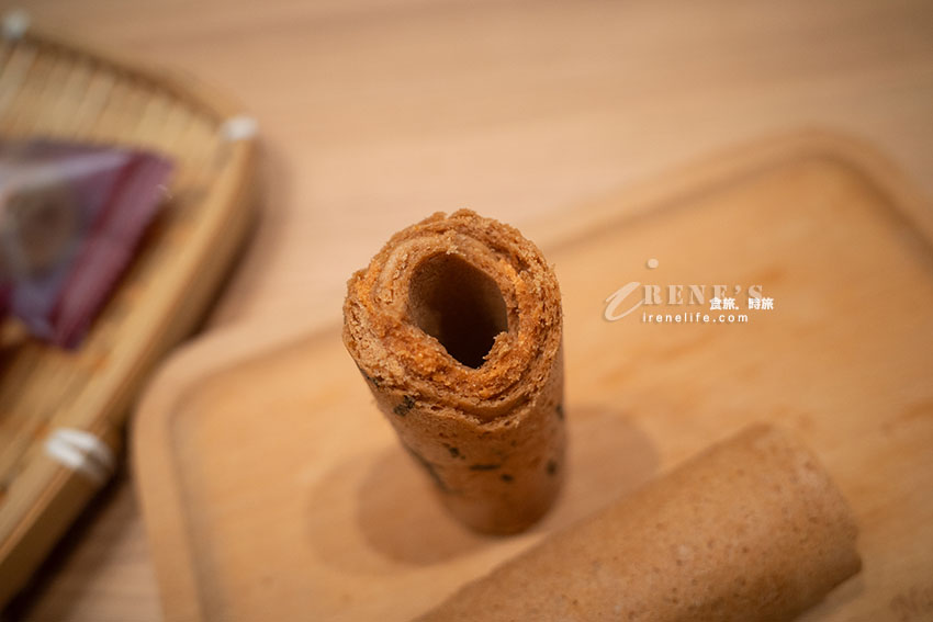 直徑比10元硬幣還粗的超厚蛋捲,口味多多有包餡、沒包餡通通有 直徑比10元硬幣還粗的超厚蛋捲,口味多多有包餡、沒包餡通通有