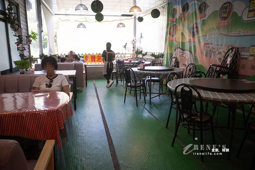 寵物友善的烏來老街餐廳,用餐還能免費泡腳,多款馬告入菜的佳餚 寵物友善的烏來老街餐廳,用餐還能免費泡腳,多款馬告入菜的佳餚