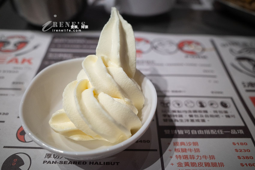 蘆洲新開幕牛排,原塊肉品不收服務費,玉米濃湯、飲料、霜淇淋無限供應 蘆洲新開幕牛排,原塊肉品不收服務費,玉米濃湯、飲料、霜淇淋無限供應