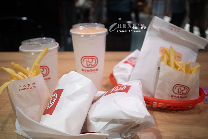 日本最古老第一家連鎖漢堡店來台!海外首店就在台灣,整隻軟殼蟹還有超厚蛋燒 日本最古老第一家連鎖漢堡店來台!海外首店就在台灣,整隻軟殼蟹還有超厚蛋燒