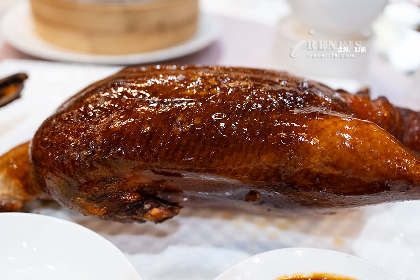 彭園烤櫻桃鴨三吃還送你白酒！薄脆鴨皮、嫩炒鴨肉、酥香鴨架 都厲害