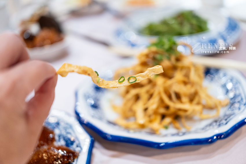 彭園烤櫻桃鴨三吃還送你白酒!薄脆鴨皮、嫩炒鴨肉、酥香鴨架 都厲害 彭園烤櫻桃鴨三吃還送你白酒!薄脆鴨皮、嫩炒鴨肉、酥香鴨架 都厲害