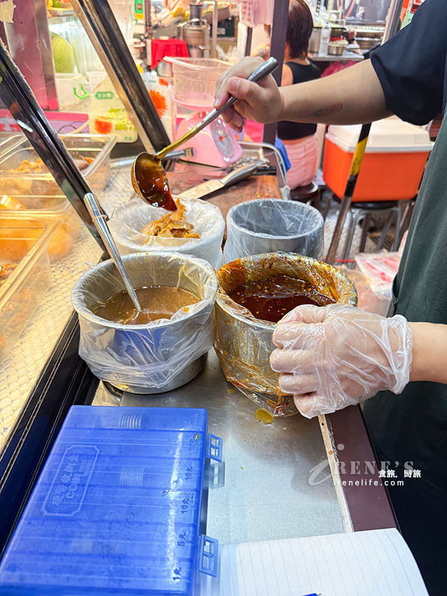不加醬油古法滷製的冷滷味,連藝人也大力推薦,又香又辣嗜辣者的愛 不加醬油古法滷製的冷滷味,連藝人也大力推薦,又香又辣嗜辣者的愛