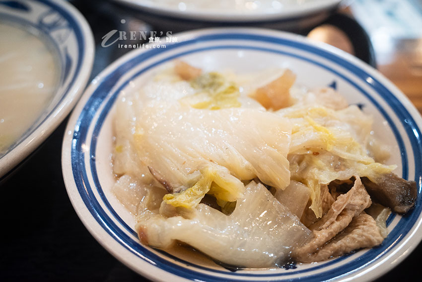 林口三井OUTLET對面傳統小吃,滷肉飯.鹹粥.米粉湯配各式小菜超澎拜 林口三井OUTLET對面傳統小吃,滷肉飯.鹹粥.米粉湯配各式小菜超澎拜