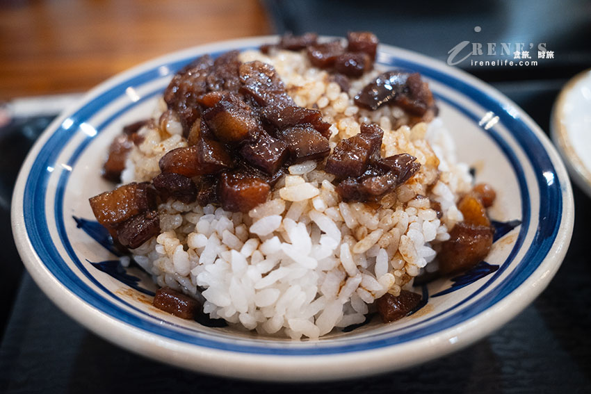 林口三井OUTLET對面傳統小吃,滷肉飯.鹹粥.米粉湯配各式小菜超澎拜 林口三井OUTLET對面傳統小吃,滷肉飯.鹹粥.米粉湯配各式小菜超澎拜