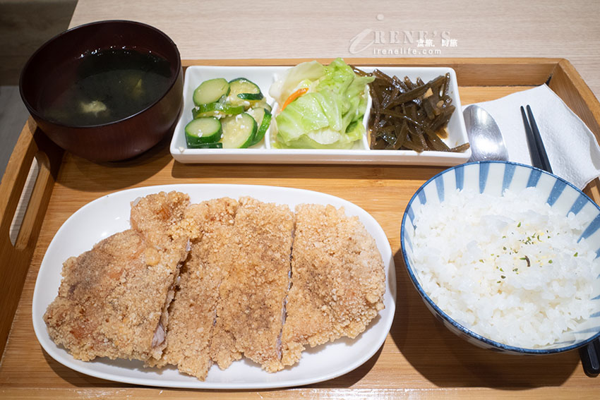 學生商圈的份量就是足,排骨炒飯、雞排飯、韓式海鮮豆腐鍋 學生商圈的份量就是足,排骨炒飯、雞排飯、韓式海鮮豆腐鍋